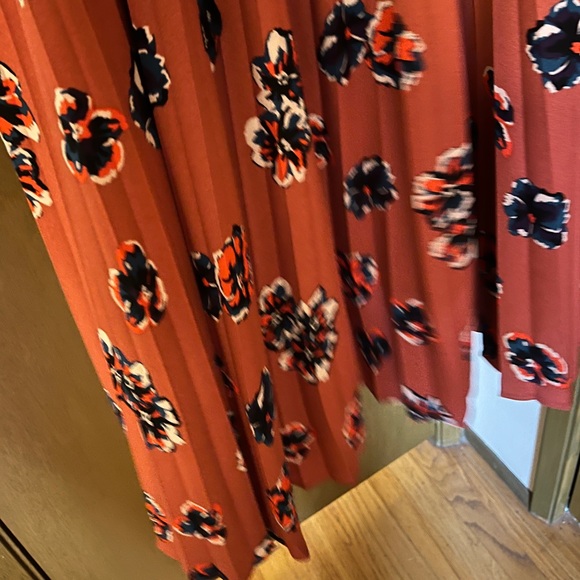 Halogen size Large pleated floral print midi skirt - Picture 4 of 4